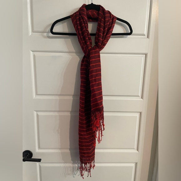 Red stripped scarf - Picture 1 of 2